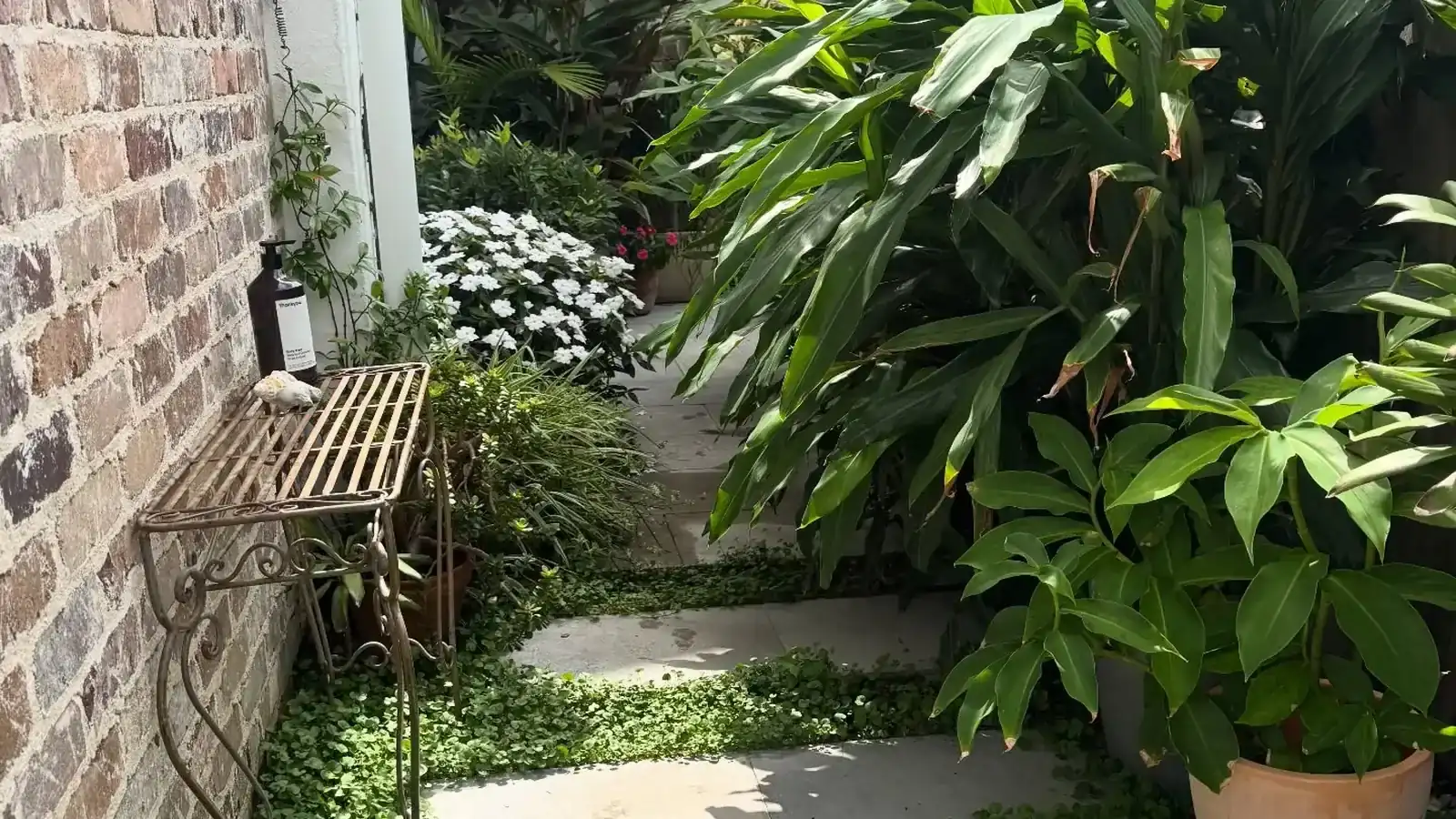 Side-Yard Stepping-Stone Path - Hollow Oak Landscaping, Sandwich IL