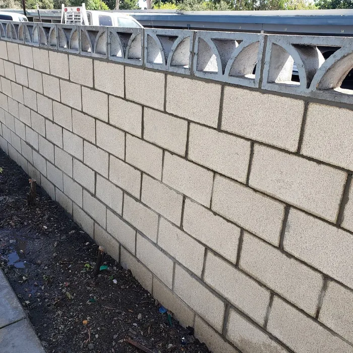 Freestanding Walls in Sandwich, IL