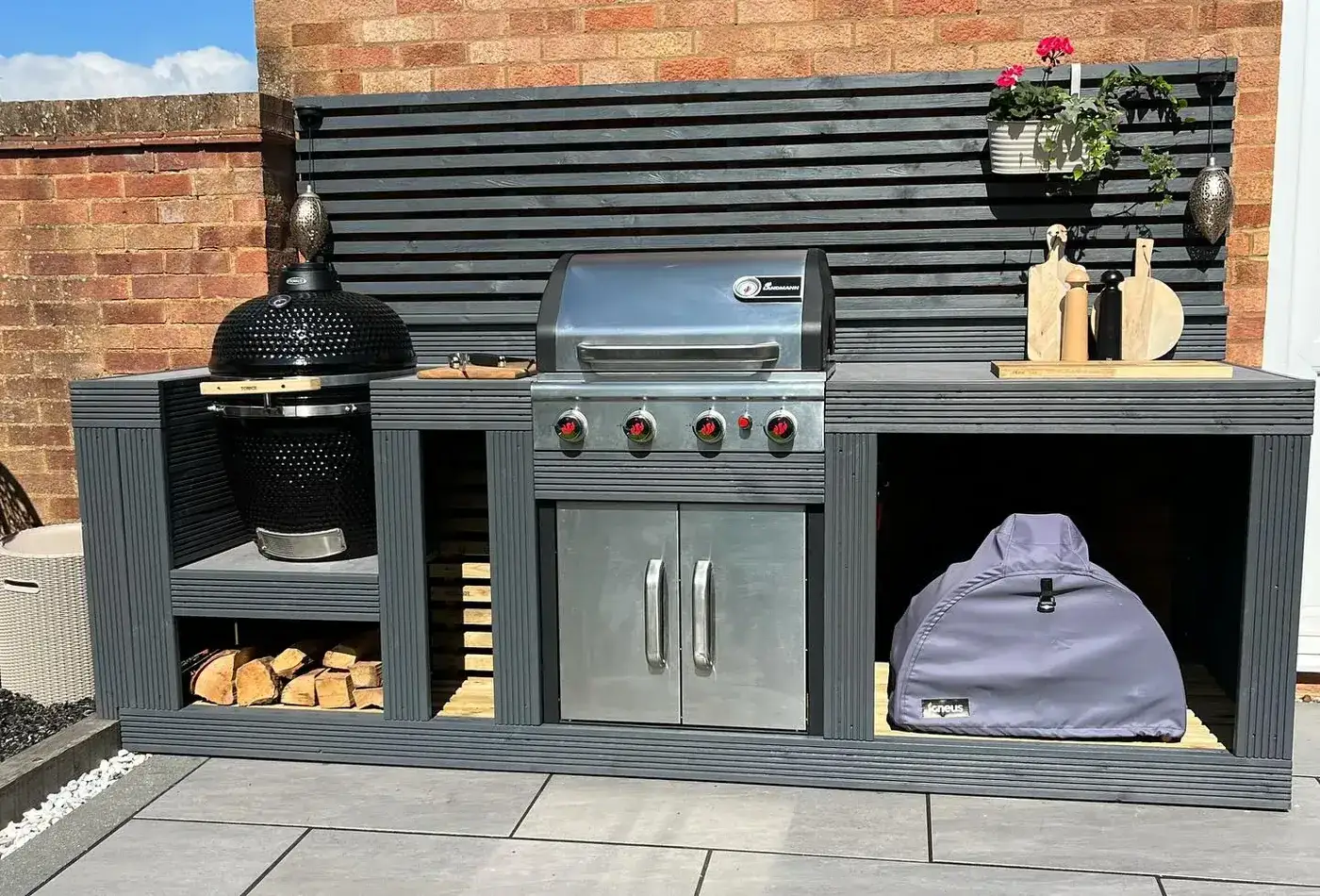 Outdoor Kitchens installation by Hollow Oak Landscaping